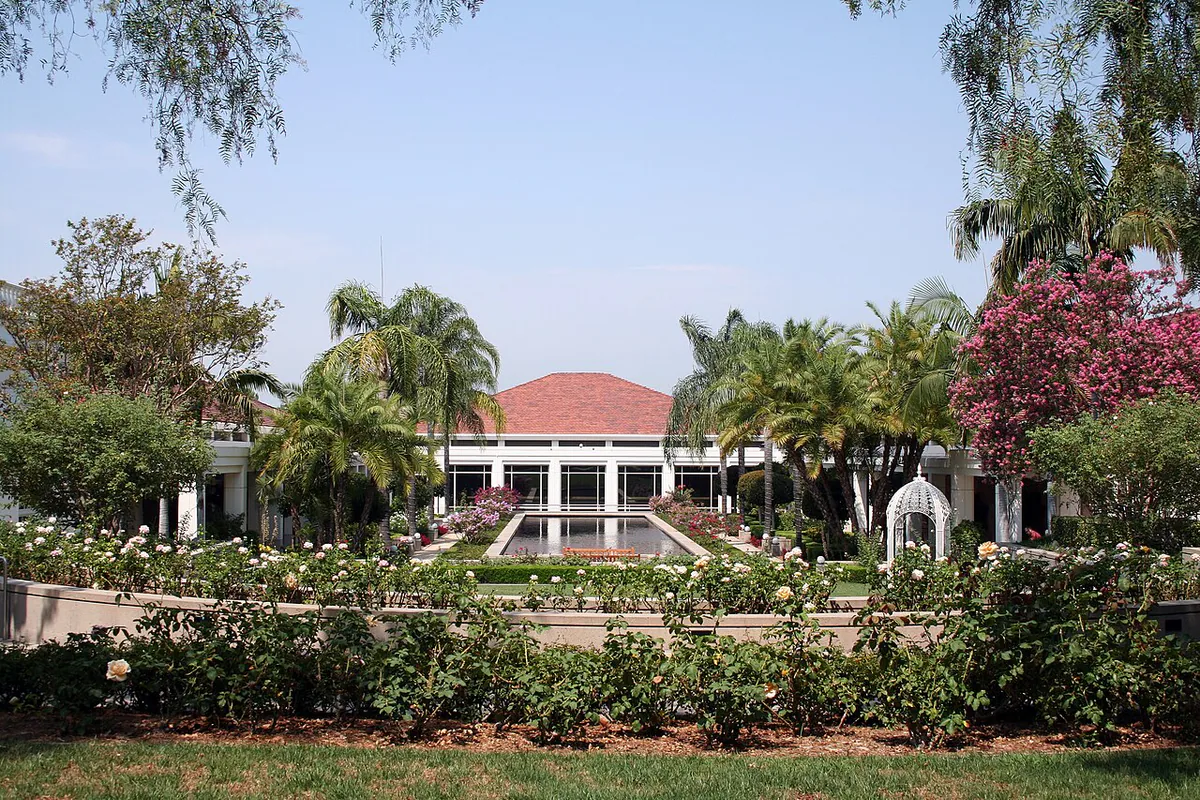Yorba Linda city landmark and local streetscape